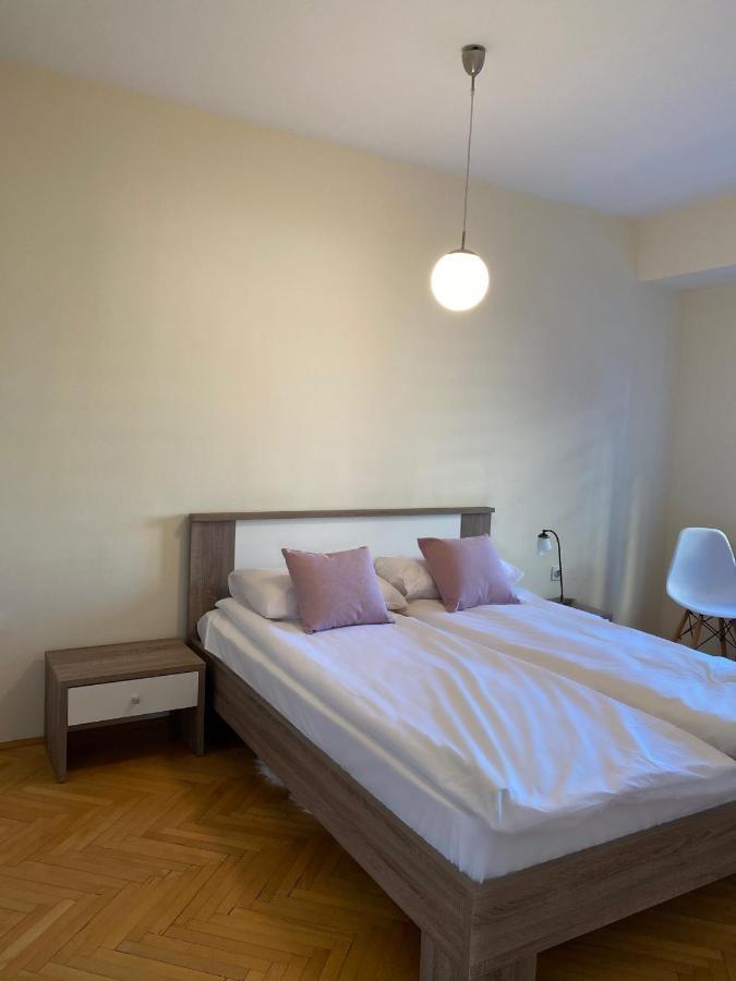 M&C Central Apartment Skopje Exterior photo